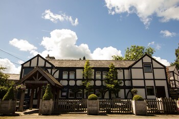 The Fenwick Steak & Seafood Pub,,4 star