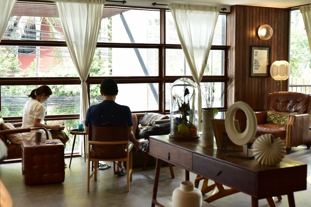 karaarom hotel