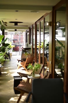 karaarom hotel