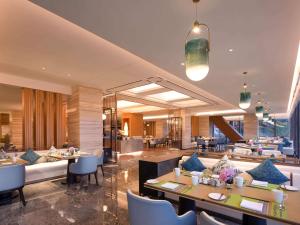 pullman yuxi falcon