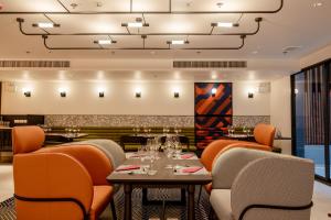 oakwood studios sukhumvit bangkok