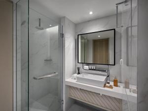 oakwood studios sukhumvit bangkok