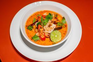 oakwood studios sukhumvit bangkok