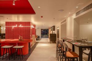 oakwood studios sukhumvit bangkok