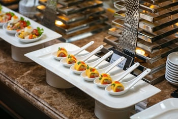 may de ville premier hotel and spa