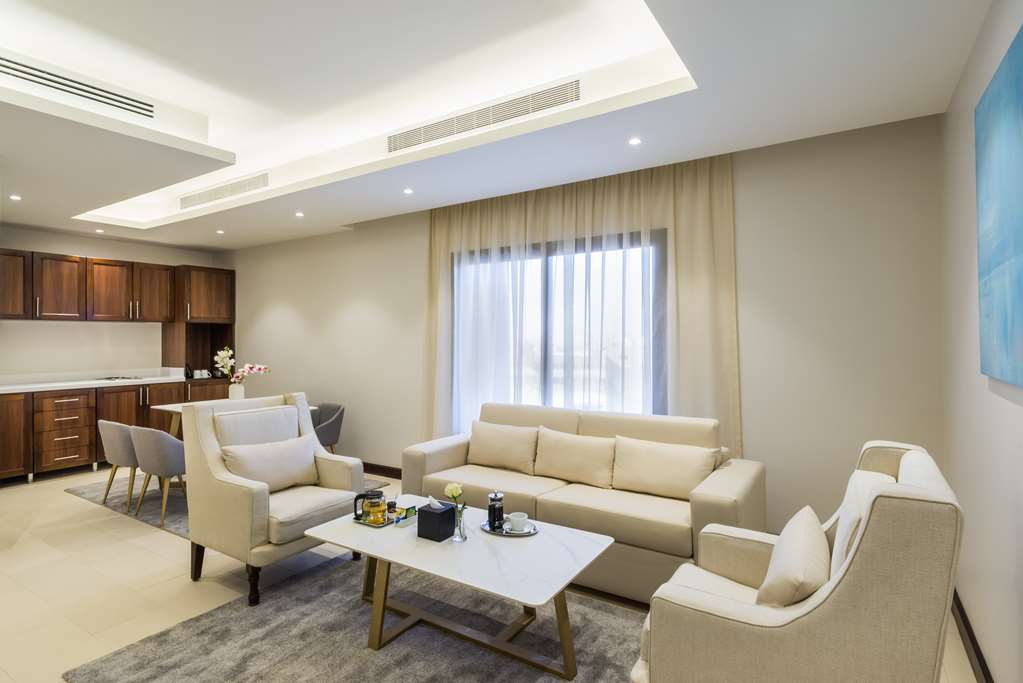 best western plus al qurayyat city center