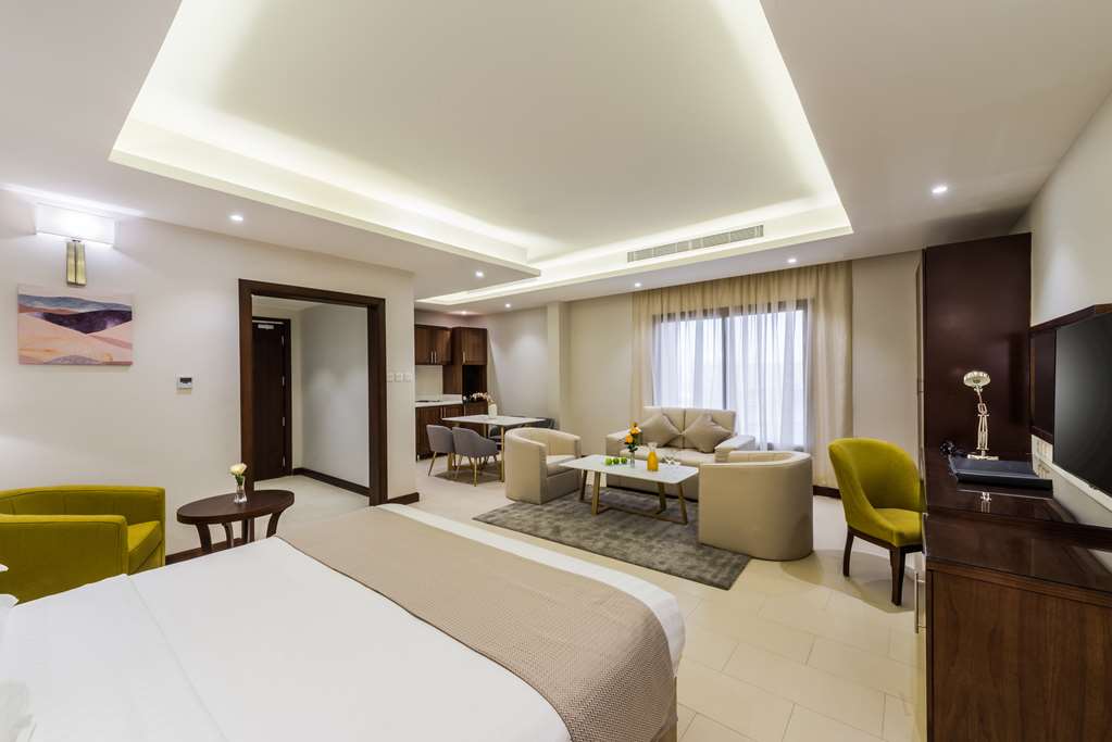 best western plus al qurayyat city center