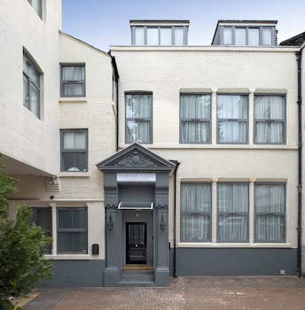 trueman court luxury serviced apartments