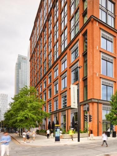 tribe london canary wharf