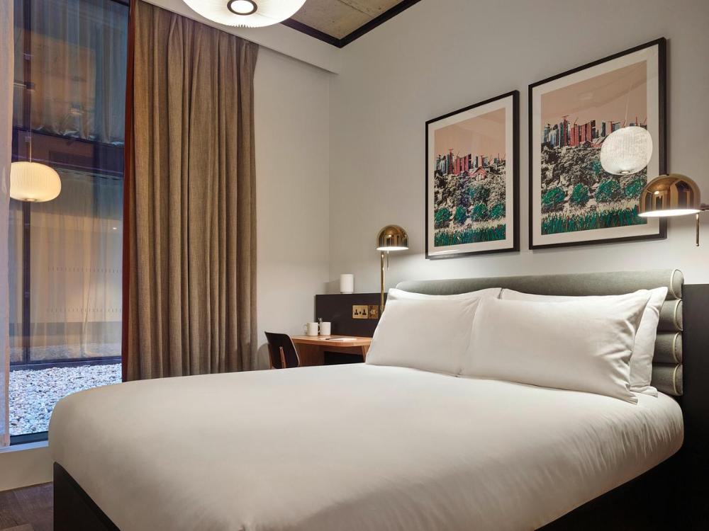 tribe london canary wharf