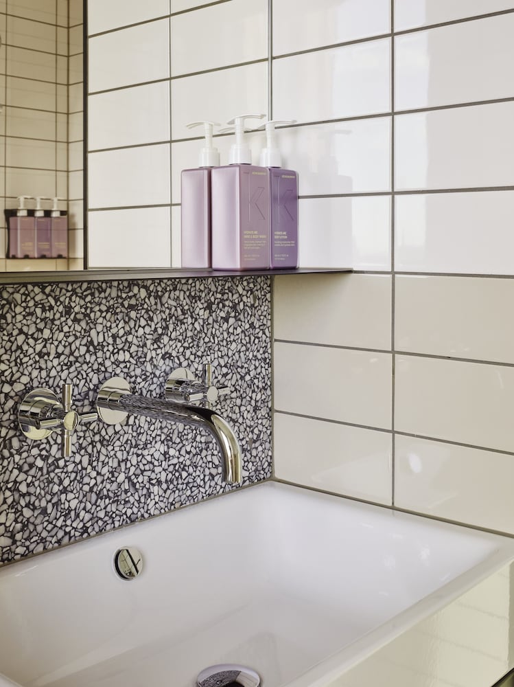 tribe london canary wharf