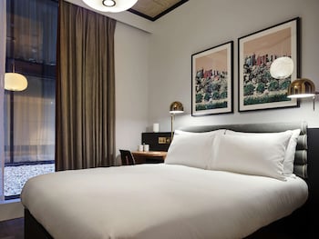 tribe london canary wharf