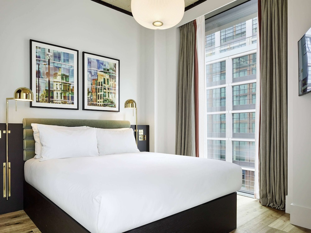 tribe london canary wharf