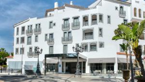 b51 executive flats marbella