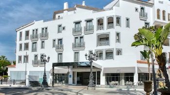 b51 executive flats marbella