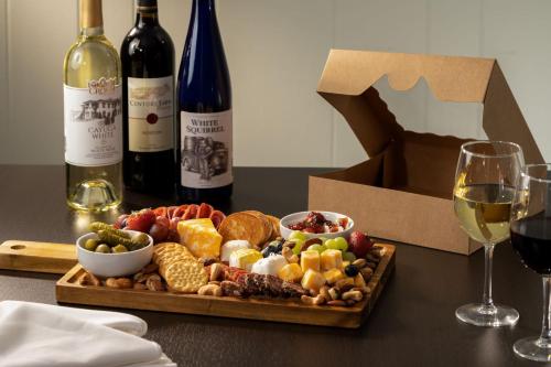 magnolia manor and chapel