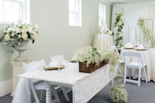 magnolia manor and chapel