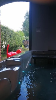 Au Repos De La Licorne,,2 star