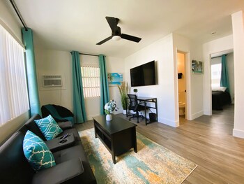 delight retreat apt 4 min walk to beach