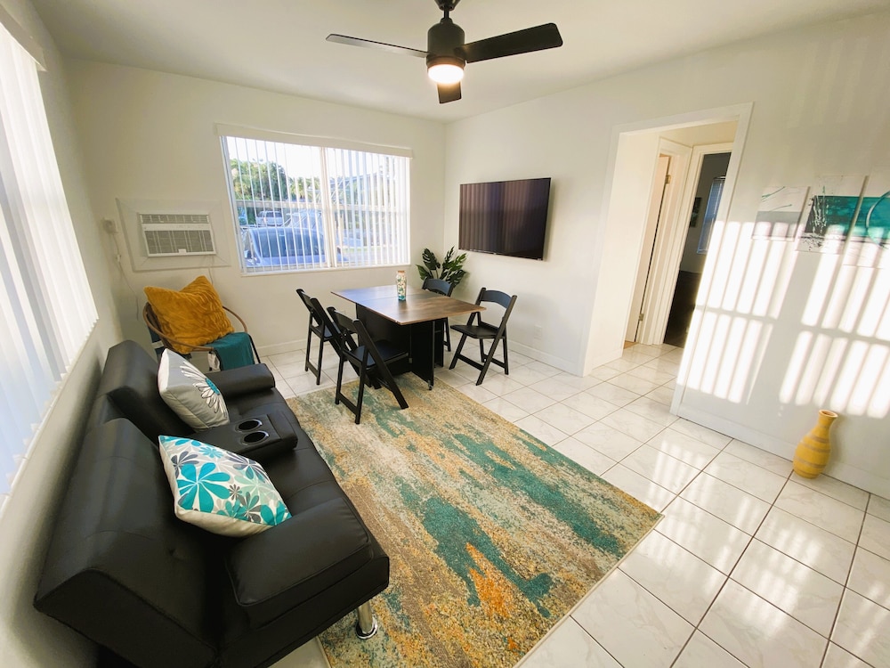 delight retreat apt 4 min walk to beach