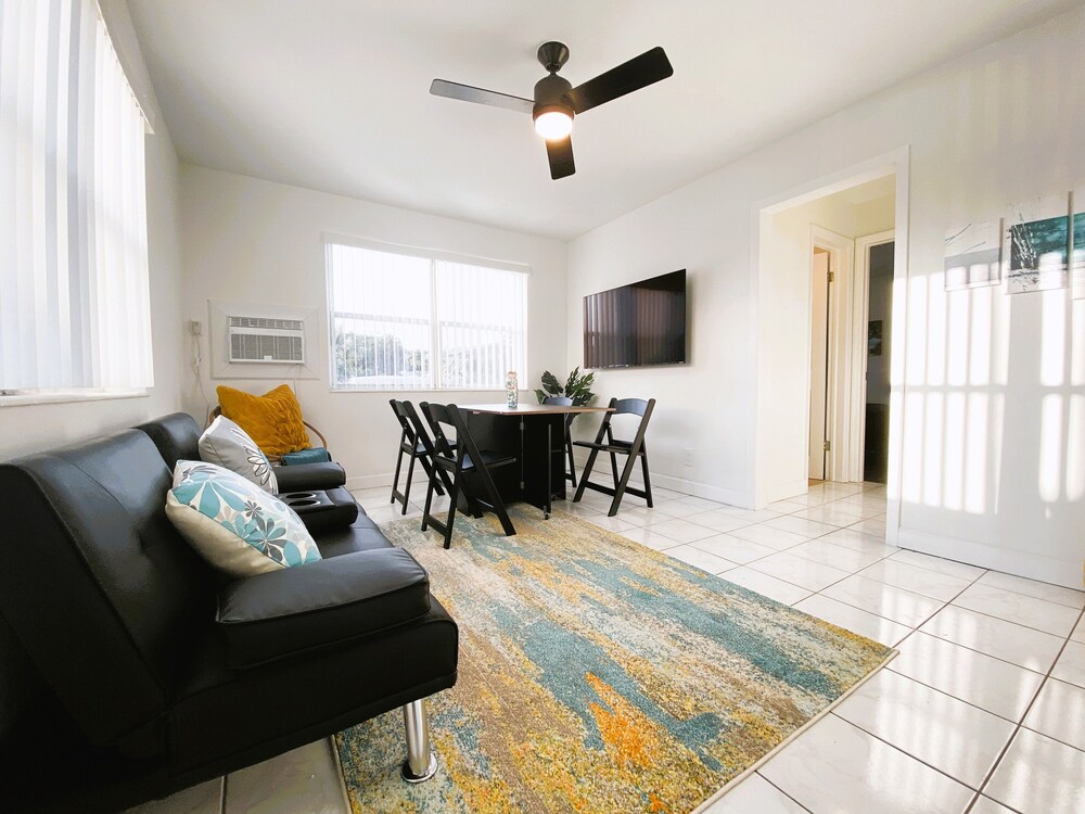 delight retreat apt 4 min walk to beach