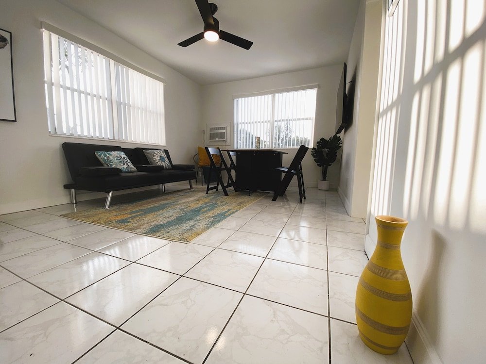 delight retreat apt 4 min walk to beach