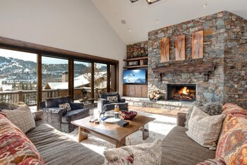 k b m resorts psd 2071 luxury 5bd estate sleeps 14 elevator hot tub gym fire pit