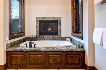 k b m resorts psd 2071 luxury 5bd estate sleeps 14 elevator hot tub gym fire pit
