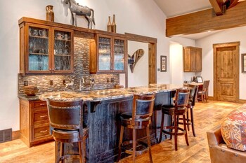 k b m resorts psd 2071 luxury 5bd estate sleeps 14 elevator hot tub gym fire pit