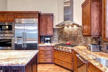 k b m resorts psd 2071 luxury 5bd estate sleeps 14 elevator hot tub gym fire pit