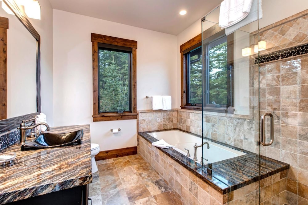 k b m resorts psd 2071 luxury 5bd estate sleeps 14 elevator hot tub gym fire pit