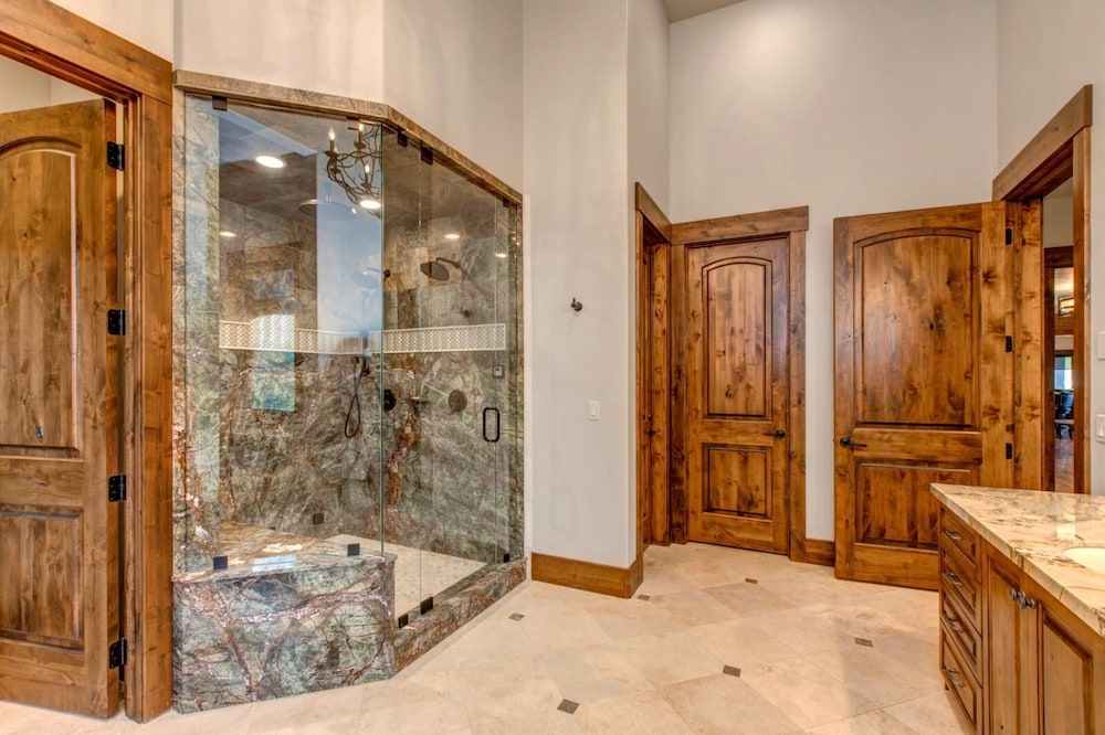 k b m resorts psd 2071 luxury 5bd estate sleeps 14 elevator hot tub gym fire pit