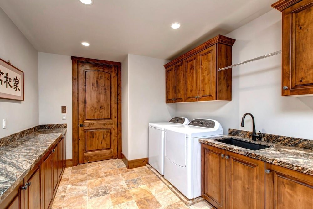 k b m resorts psd 2071 luxury 5bd estate sleeps 14 elevator hot tub gym fire pit