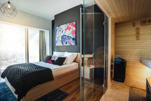 30th floor apartments in sky tower