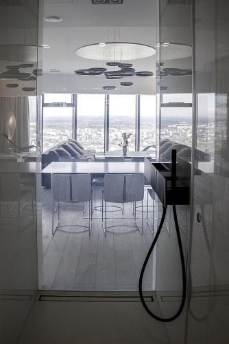 30th floor apartments in sky tower