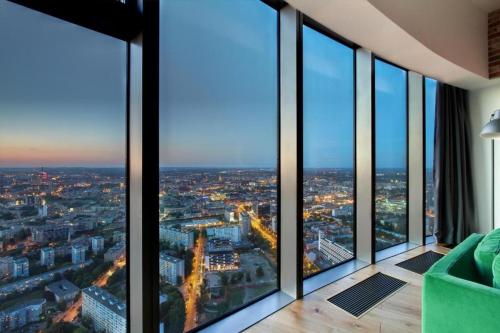 30th floor apartments in sky tower