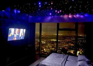 30th floor apartments in sky tower