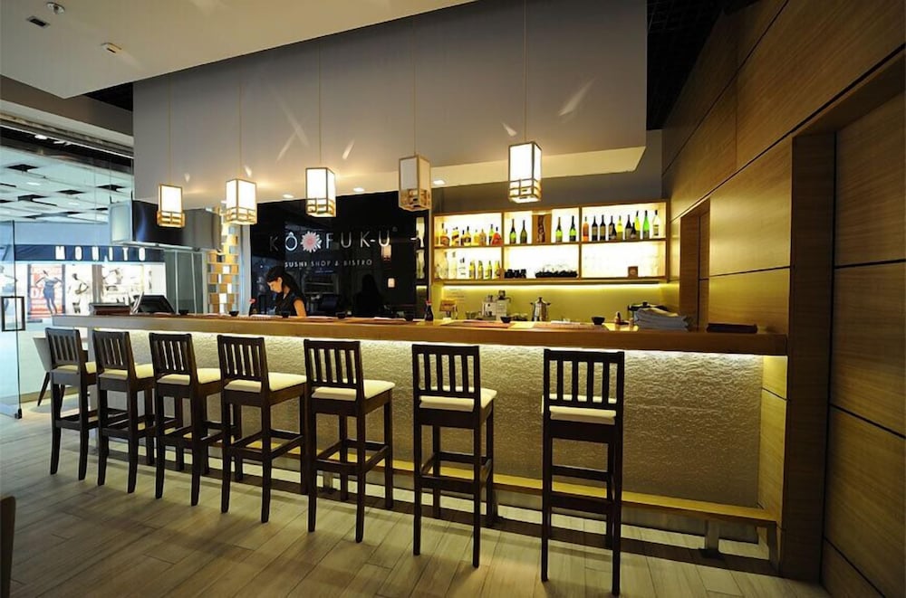 30th floor apartments in sky tower