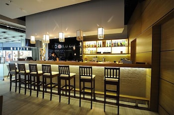 30th floor apartments in sky tower