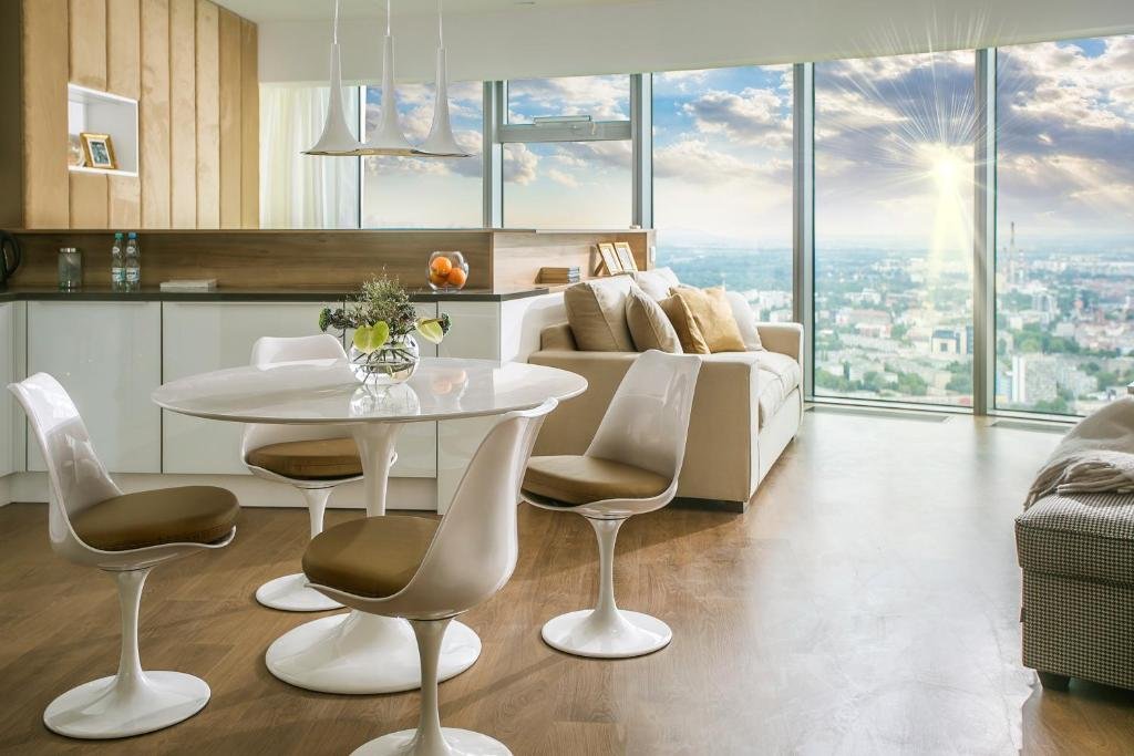 30th floor apartments in sky tower