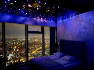 30th floor apartments in sky tower