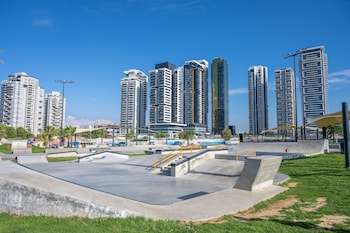 bat yam
