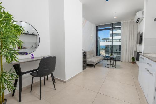 hi yam seaview apartments and suites