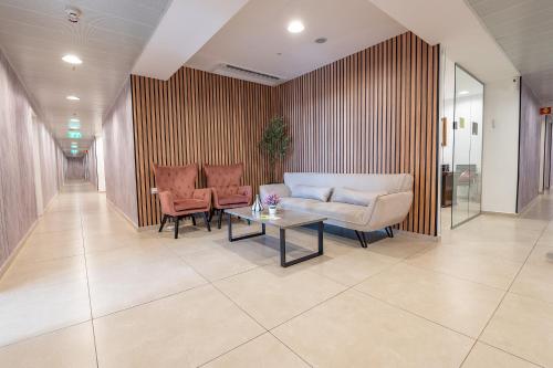 hi yam seaview apartments and suites