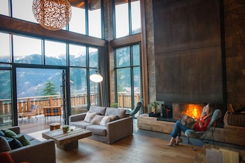 Pure Montagne Resort & Spa,219 Avenue Marquise De Saravalle,4 star
