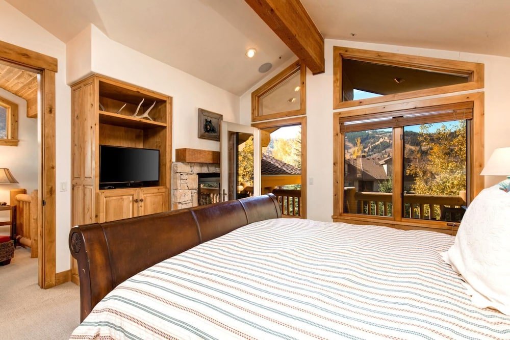 k b m resorts pge 2413 large 3bd chalet deer valley mountain views private hot tub