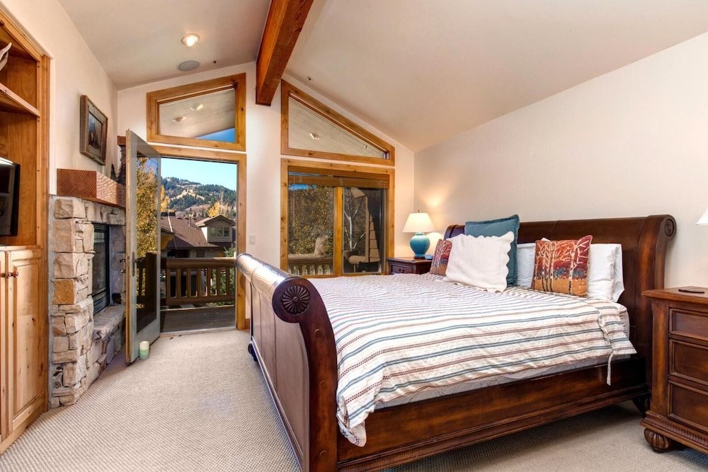 k b m resorts pge 2413 large 3bd chalet deer valley mountain views private hot tub