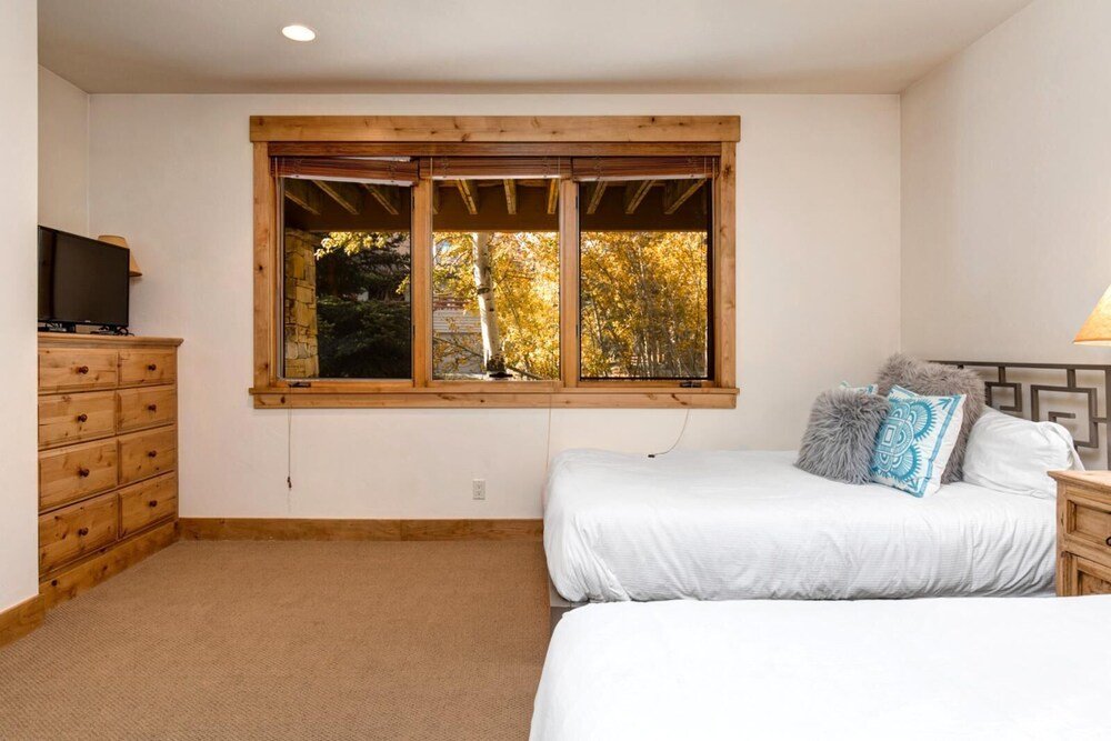 k b m resorts pge 2413 large 3bd chalet deer valley mountain views private hot tub