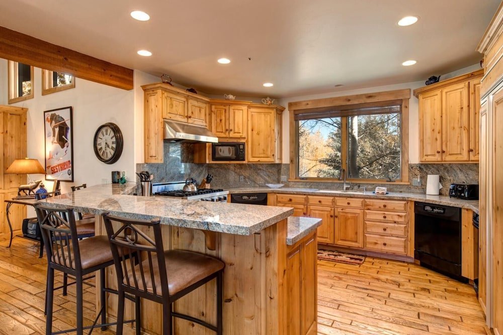 k b m resorts pge 2413 large 3bd chalet deer valley mountain views private hot tub