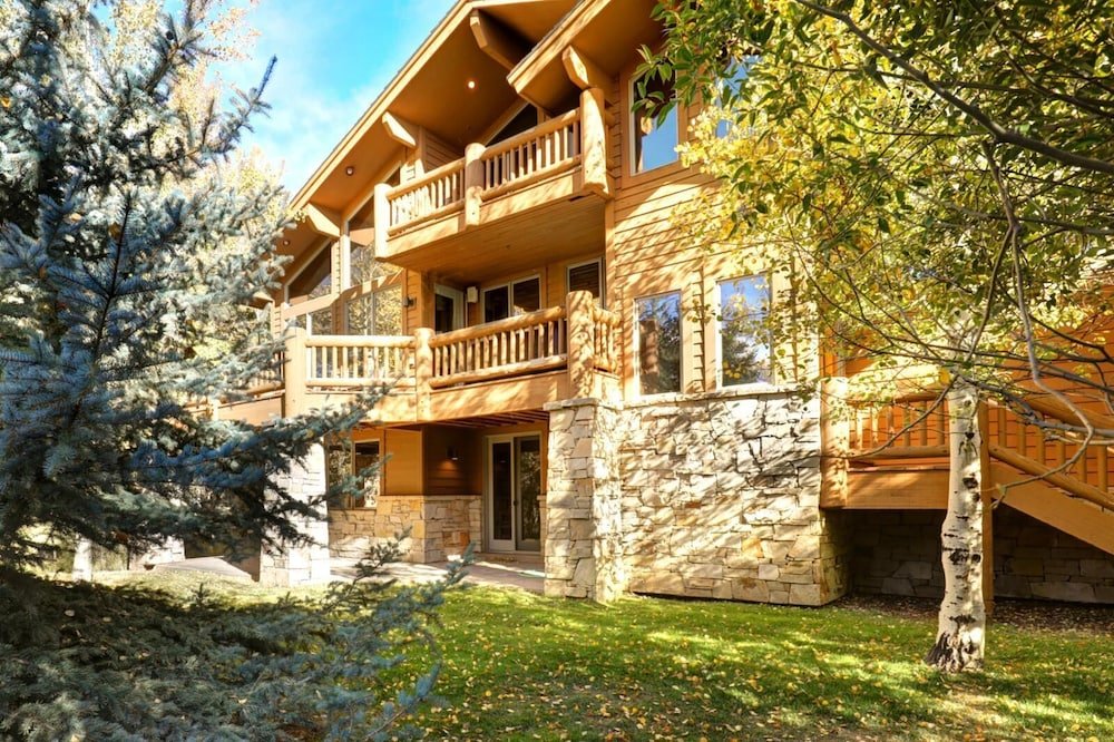 k b m resorts pge 2413 large 3bd chalet deer valley mountain views private hot tub